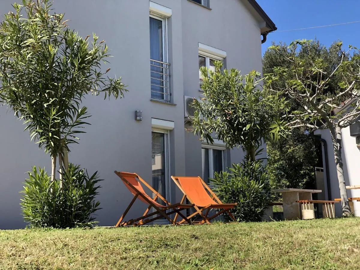 Apartment In Sukosan With Seaview, Terrace, Air Condition, Wifi Κροατία